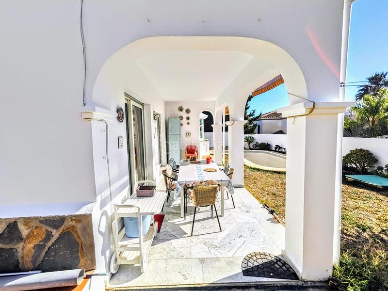 Foto 898517f7-dc78-4431-adfe-c324bf1d2d56. Chalet en avenida imperio argentina villa independiente en zona plaza Solymar a 500 m de la playa !!! en Benalmádena