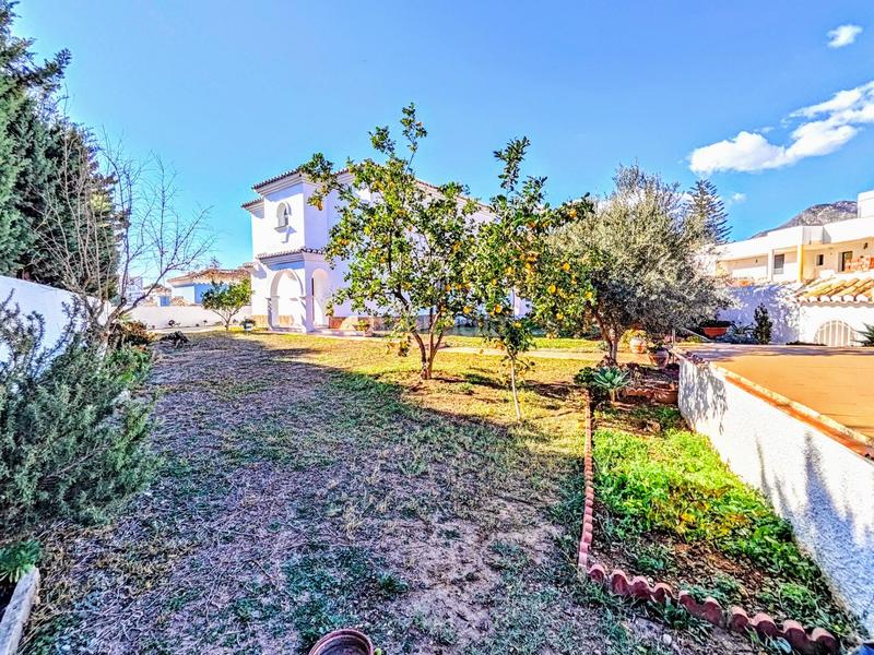 Foto f85ceeb1-6972-4f9d-9c1d-6b227118b9a1. Chalet en avenida imperio argentina villa independiente en zona plaza Solymar a 500 m de la playa !!! en Benalmádena