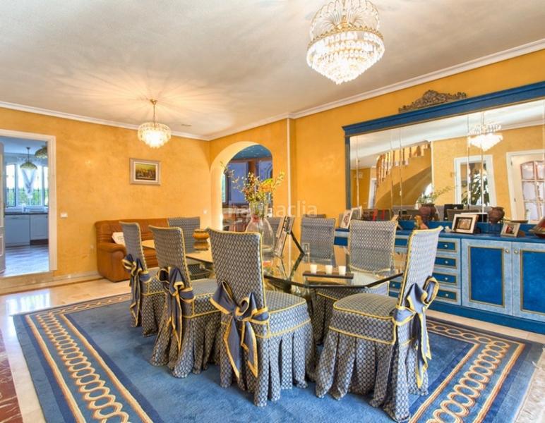 Foto 2a33ba31-f2e5-42fd-bea7-2072a39ac956. Chalet villa de lujo en torrequebrada, benalmadena costa en venta. 4 dormitorios, 3 baños. en Benalmádena