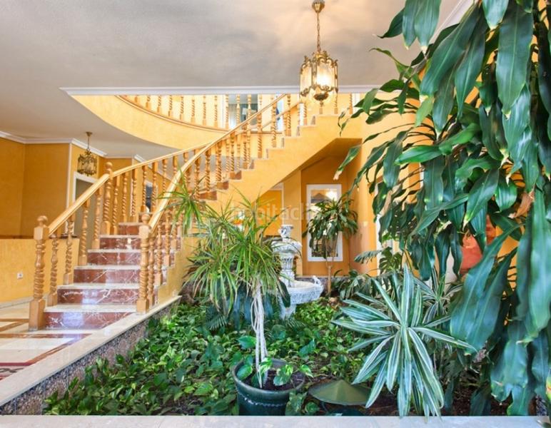Foto 64a96ac2-9c3b-43ec-a0c0-17dbb1924229. Chalet villa de lujo en torrequebrada, benalmadena costa en venta. 4 dormitorios, 3 baños. en Benalmádena