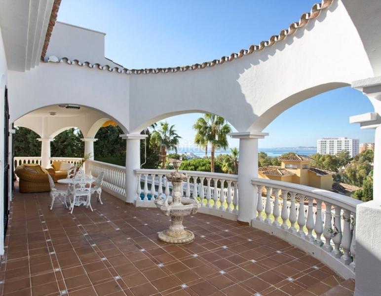 Foto cd76d83c-c617-4b1d-9a62-20aed6471b53. Chalet villa de lujo en torrequebrada, benalmadena costa en venta. 4 dormitorios, 3 baños. en Benalmádena