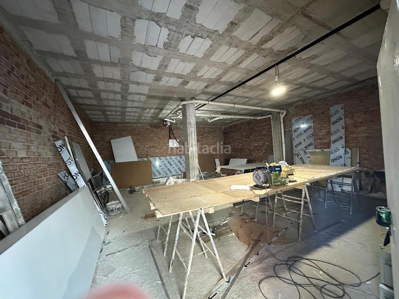 Foto 52e22d64-6dd8-4828-bd72-cf08c6456ce0. Alquiler local comercial alquiler gran local , edificio españa en Fuengirola