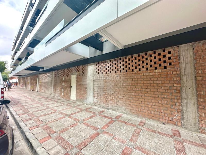 Foto 8f775307-ad25-4490-bdfb-f59ace4362f4. Alquiler local comercial alquiler gran local , edificio españa en Fuengirola