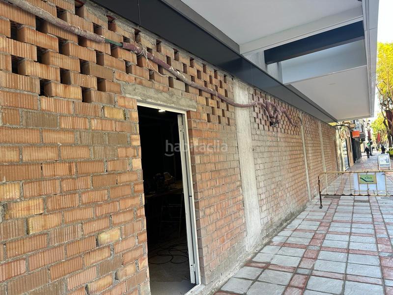 Foto d75f74ba-e8e6-440b-adf7-2c4f487f60ef. Alquiler local comercial alquiler gran local , edificio españa en Fuengirola