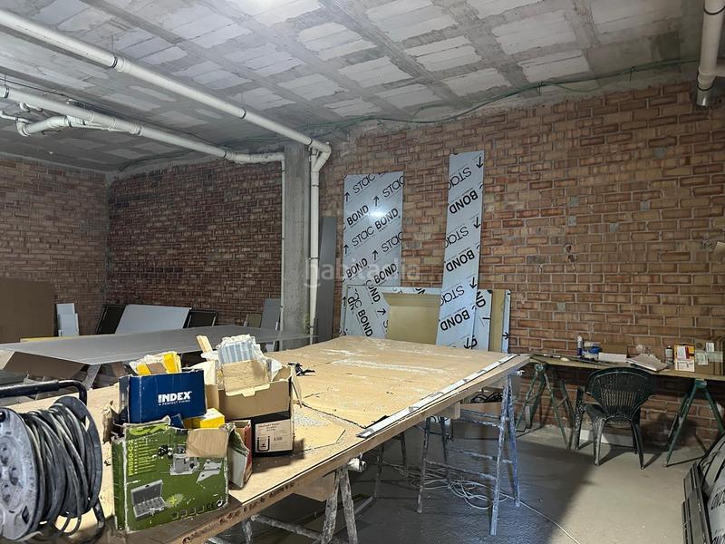 Foto e192875b-e5c4-42f3-b215-460b625f370a. Alquiler local comercial alquiler gran local , edificio españa en Fuengirola