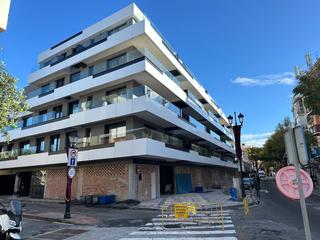 Lloguer Local Comercial  Avenida condes de san isidro. Alquiler gran local en fuengirola, edificio españa