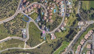 Terreny residencial a Hipódromo - Cerrado del Águila. Parcela urbanizable en esquina en urbanización jardines del águi