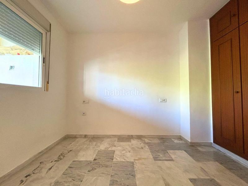 Foto 37a3493e-bf33-4732-9966-d236261fab93. Piso oportunidad única ! piso en una urbanización con piscina, jardines en Marbella