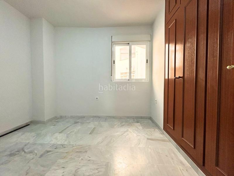 Foto ac283340-d5ff-4eec-9a9d-65671f24ceee. Piso oportunidad única ! piso en una urbanización con piscina, jardines en Marbella