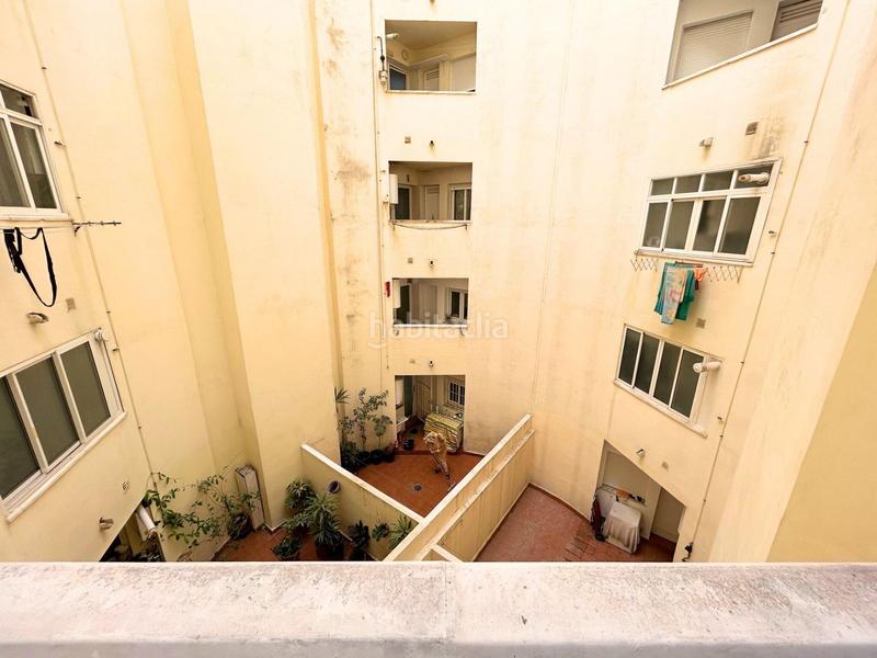 Foto c2bb7ee1-3f75-4f28-bec3-d81899e879b2. Piso oportunidad única ! piso en una urbanización con piscina, jardines en Marbella