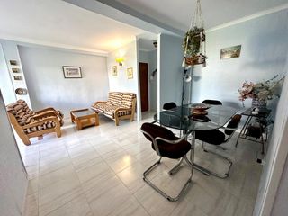 Etagenwohnung  Avenida mijas. Piso de 3 dormitorios y parking en el centro de fuengirola