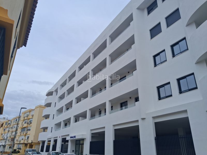 Foto 21afa34b-0a3d-41d8-8407-217261aa9168. Àtic a calle jardines de císter 1 a Bellavista Sevilla
