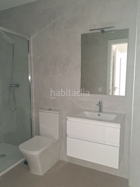 Foto 3cf9282c-b494-49dd-8936-ffc9c344a3dd. Àtic a calle jardines de císter 1 a Bellavista Sevilla