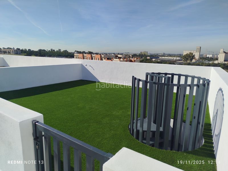 Foto ca4c0550-1bf1-4504-a503-81c3de43c5d7. Àtic a calle jardines de císter 1 a Bellavista Sevilla