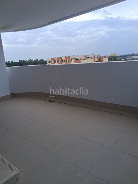 Foto d5054988-5128-4f42-901f-5ca43c4f4b6a. Àtic a calle jardines de císter 1 a Bellavista Sevilla