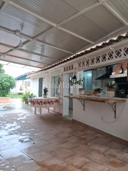 Foto f594a975-e2f4-4df7-ae14-cc2e36f888e3. Chalet in calle real 1 in Castilleja de la Cuesta