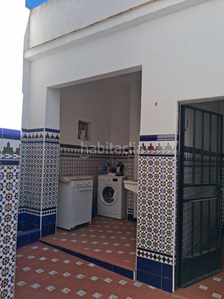 Foto 0e5a5f01-7463-4b8e-a3ad-e2e26615bd0d. Casa amb aparcament a Puebla del Río (La)