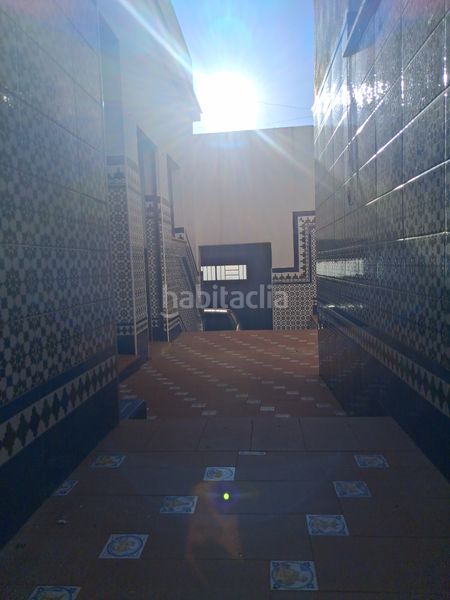 Foto aabb3759-09ee-4fc2-903d-a41bc49cbf46. Casa amb aparcament a Puebla del Río (La)