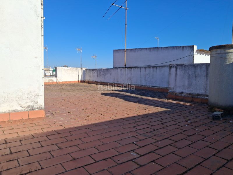 Foto f6ab8fba-ca14-4c38-ba23-bfc968f262ff. Casa amb aparcament a Puebla del Río (La)