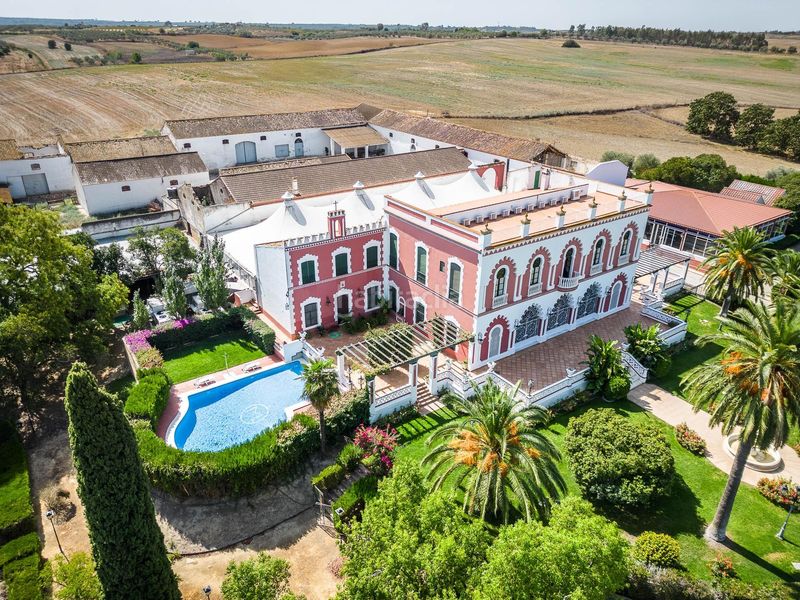 Foto b6a975f9-bd6f-4a50-b21f-0ad0f97d7ddd. Casale con piscina in Villalba del Alcor