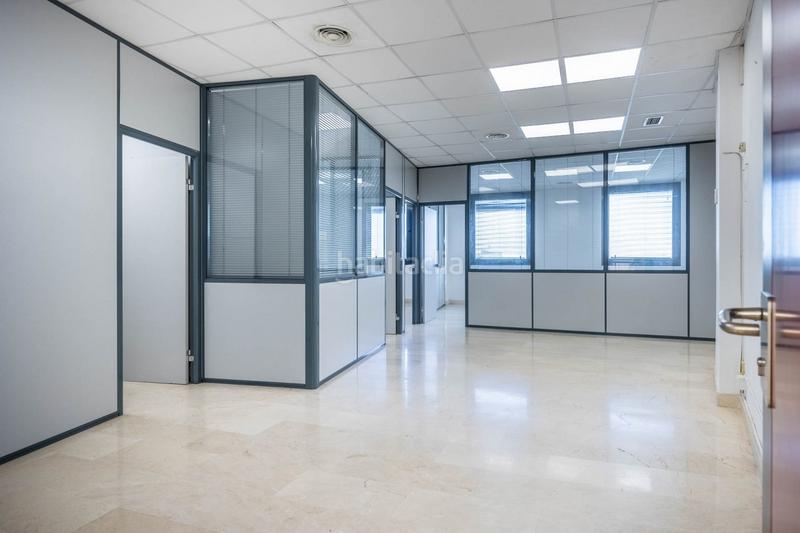 Foto b2026bbe-433a-42e9-89b0-b7dc83c74a27. Büro mit parking in Pisa Mairena del Aljarafe