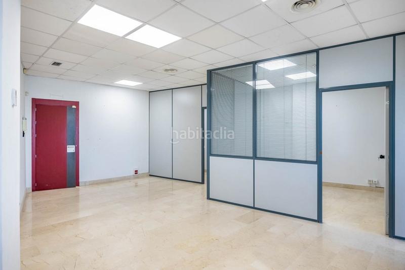 Foto c25b376c-9091-4f6b-98ac-e96d7ee01ff1. Office space with parking in Pisa Mairena del Aljarafe