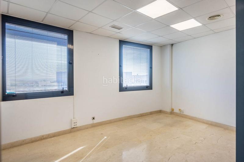 Foto e30ff9c4-c1ac-458c-a646-91167a88a404. Office space with parking in Pisa Mairena del Aljarafe