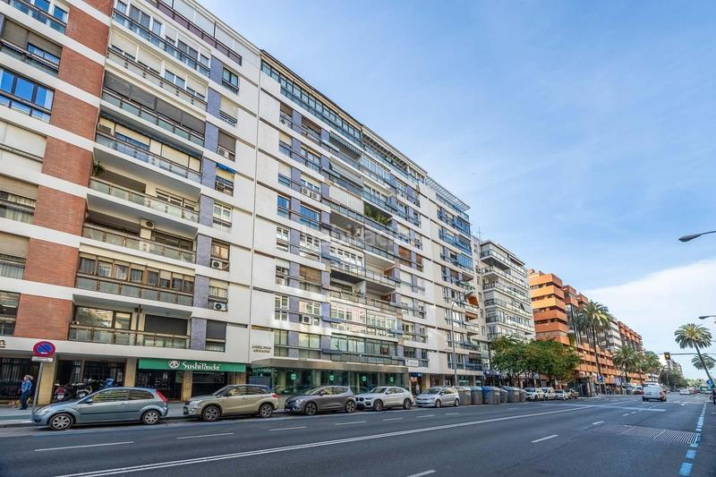 Foto 325e45b5-197d-42ac-b4c7-82f37697d98d. Etagenwohnung mit heizung parking in Los Remedios Sevilla