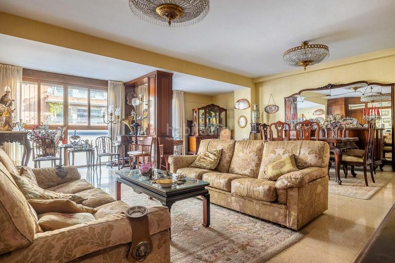 Foto 3847d7eb-3a08-480c-8e91-6bd608bfbdfe. Etagenwohnung mit heizung parking in Los Remedios Sevilla