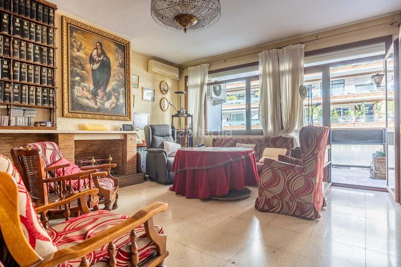 Foto 5f08b86e-7c70-479b-898e-f40bb23c490b. Etagenwohnung mit heizung parking in Los Remedios Sevilla