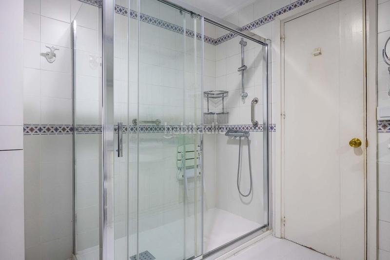 Foto b025146e-2ae8-49da-aaeb-d7059a63fbd1. Etagenwohnung mit heizung parking in Los Remedios Sevilla