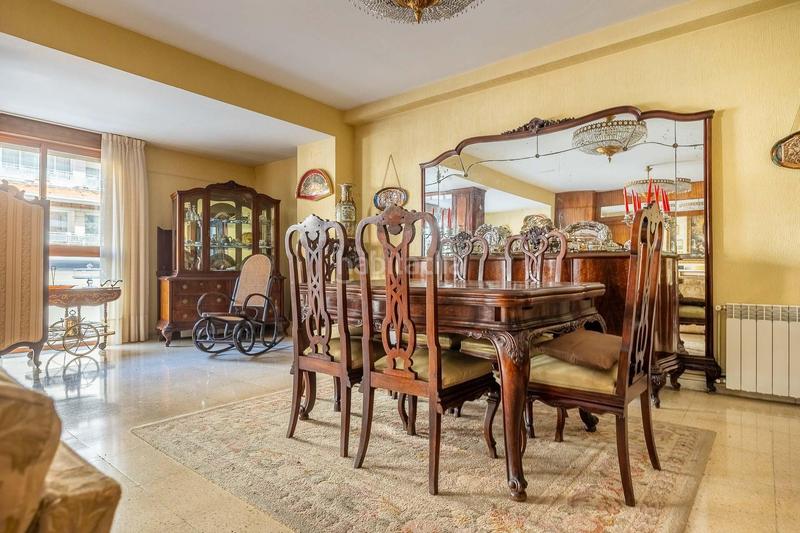 Foto ebdd4303-9a75-4292-bf41-b45f6743fa0e. Etagenwohnung mit heizung parking in Los Remedios Sevilla