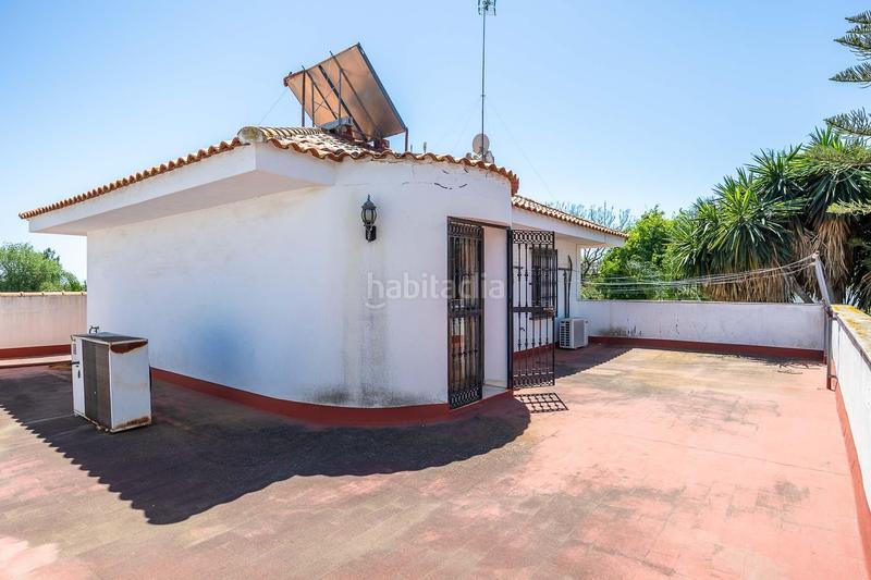 Foto eeb332e4-d91d-4d49-b3c9-3bd50f3b1252. Chalet  con piscina en Las Almenas Tomares