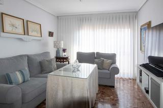 Piso  Calle calle de rafael salas gonzález, 4 4. Magnífico piso situado en triana, en uno de los barrios más embl