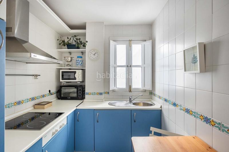 Foto bf314fa8-3225-4e4b-90c4-f718ca824c4f. Pis a calle calle del vidrio a San Bartolomé Sevilla