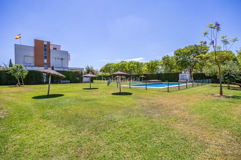 Foto 5466ce85-8851-44c8-8b7d-58d65e36a870. Casa adossada amb calefacció aparcament piscina a Alcalá de Guadaira
