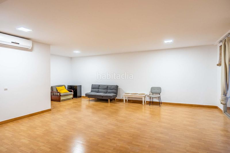 Foto ce4d3566-adb2-4dd6-bd08-e79dcc43e578. Xalet amb piscina a Bollullos de la Mitación