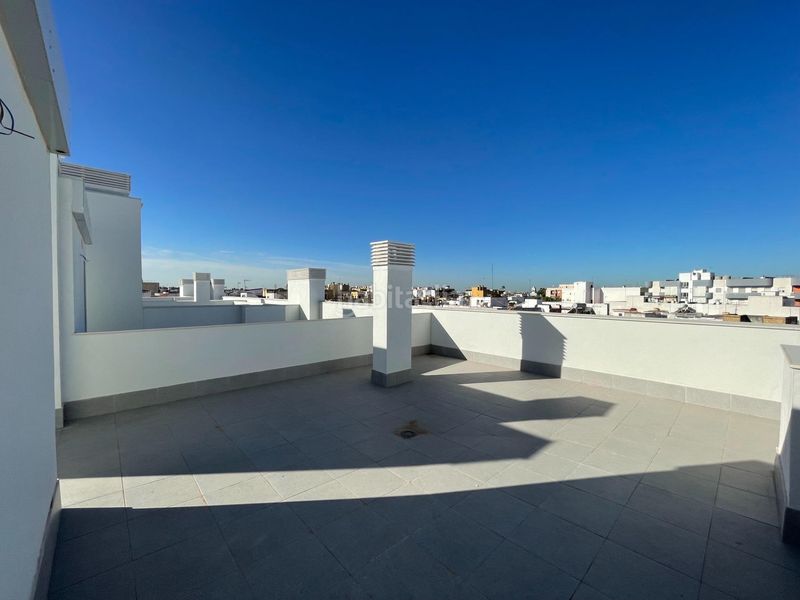 Foto b7d82570-92a1-441e-8dd0-88af4fb75deb. Àtic amb calefacció aparcament piscina a Bellavista Sevilla