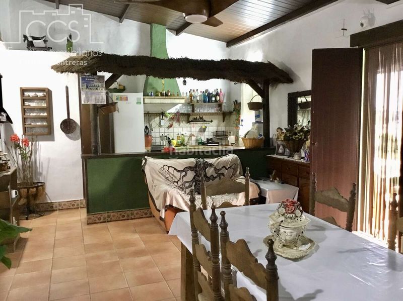 Foto f63ffec7-809a-402e-9cc5-c7a592bcb826. Masia amb piscina a Almonte Almonte