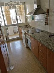 Piso en La Calzada - La Florida. Venta de piso de 172 m2 construidos con 4 dormitorios y 2 baños