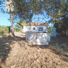 Chalet in Carmona. Compra venta a plazos en un año de una parcela de 2.493m2 con un