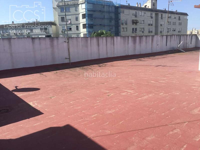 Foto bf0e5050-7f48-47a4-add5-38c482330e37. Piccolo appartamento con parcheggio in Barrio del Nervión Sevilla