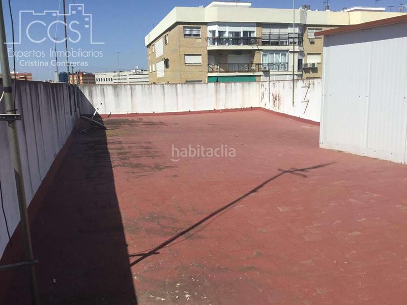 Foto e6e53878-0ded-4a56-92a8-2e21280e183c. Piccolo appartamento con parcheggio in Barrio del Nervión Sevilla