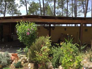 Chalet in Lepe. Venta de chalet independiente de 1.219 m2 de terreno y 246 m2 co
