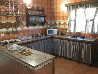 Casale in Almonte. Venta de finca en concesión de 2.400 m2 de terreno, luz eléctric