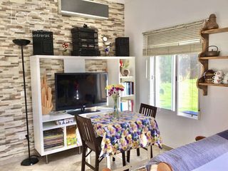 Chalet in Tiro de Línea. Venta de chalet independiente con 6 construcciones, piscina en 2
