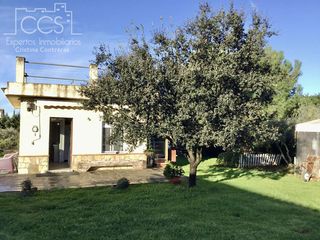 Chalet à Tiro de Línea. Venta de chalet independiente con 6 construcciones, piscina en 2