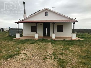 Masía en Almonte. Venta de finca en concesión de 1ha de terreno y caseta de aperos