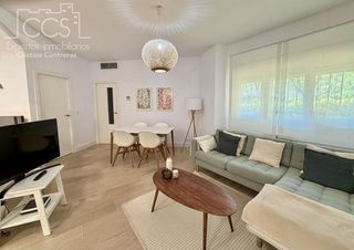 Appartement à Genaro parladé 1. Venta de piso de 83 m2 construidos , 3 dormitorios y zonas comun