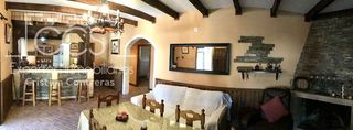 Masía en Aznalcázar. Venta de finca de 2.584 m2 de terreno con casa y piscina en azna